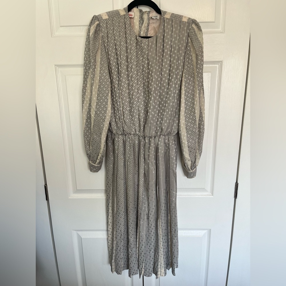 Vintage Grey and White Striped Jerri Sherman 100% Silk Long Sleeve Dress Size 8